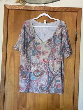 Sew In Love Paisley V-Neck Short Sleeve Top in Taupe, Pink & Blue